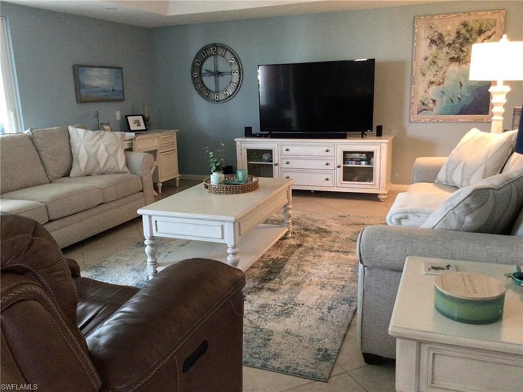 Living room, 195 Peppermint Ln W #881