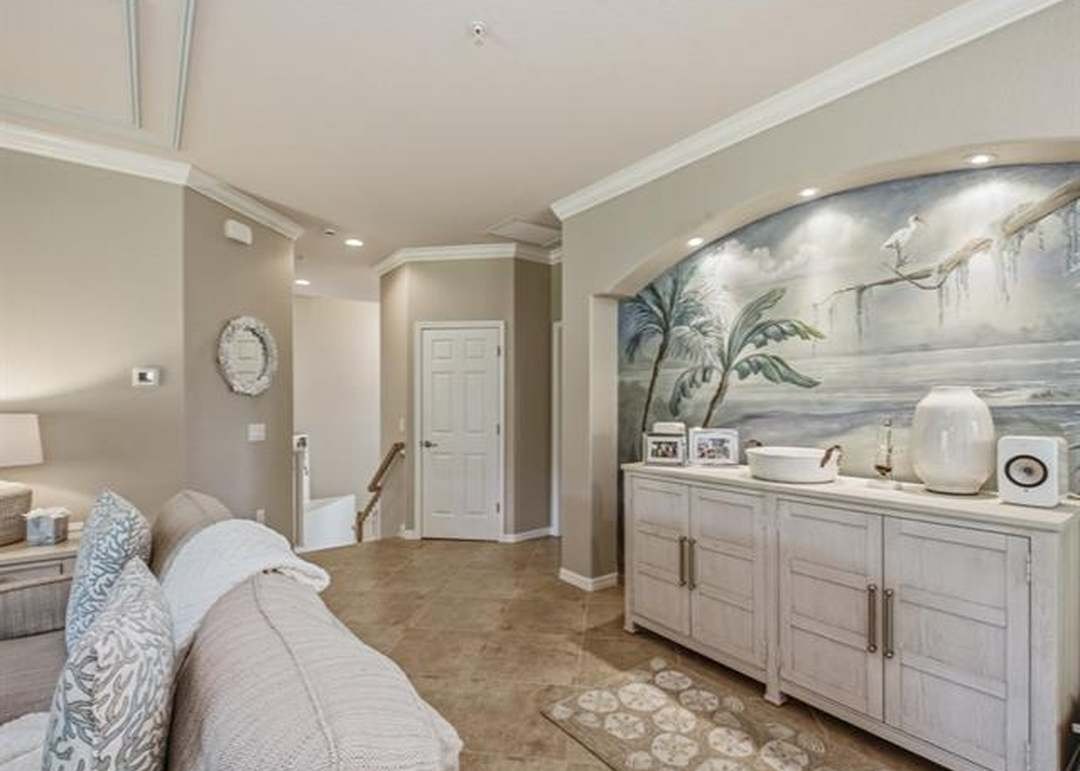 Entry hall, 9502 Napoli Ln #26201