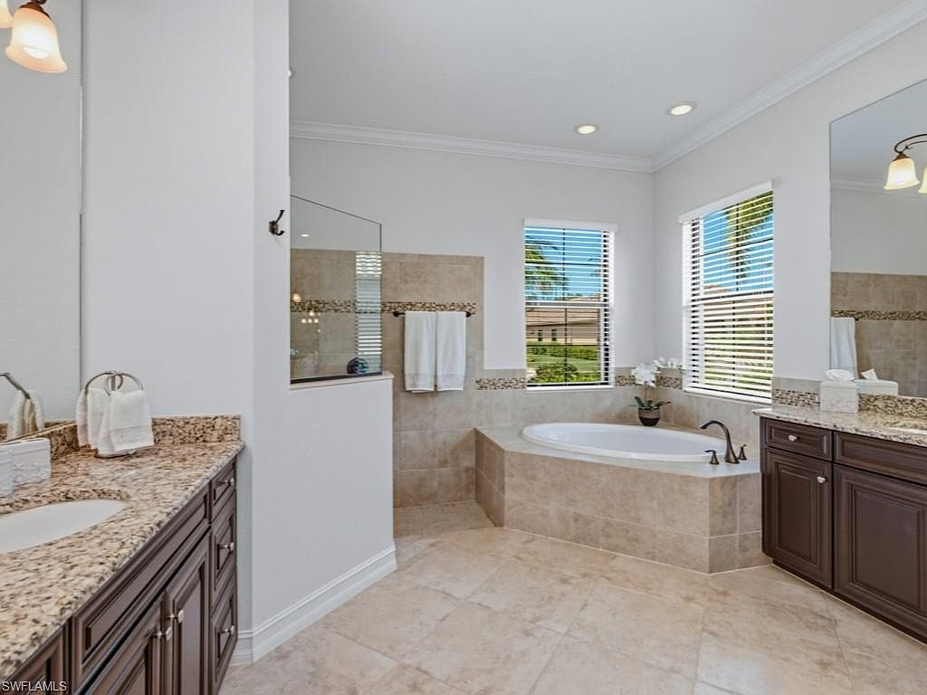 Primary bath, 9546 Firenze Cir